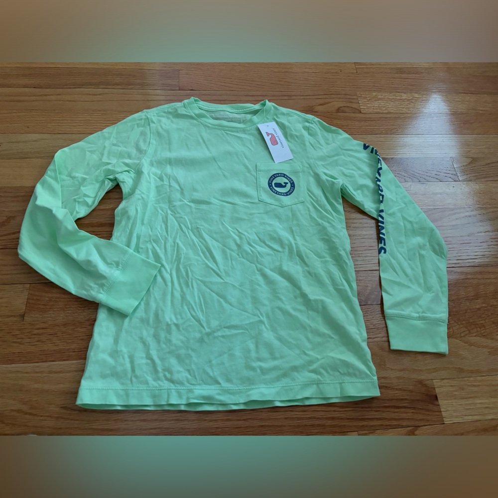 Vineyard vines green logo tee